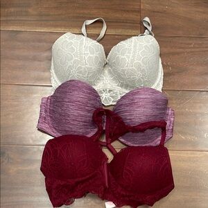 PINK VICTORIAS SECRET BRA LOT.